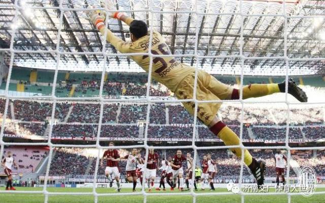 乐部中并不 乐部中并不