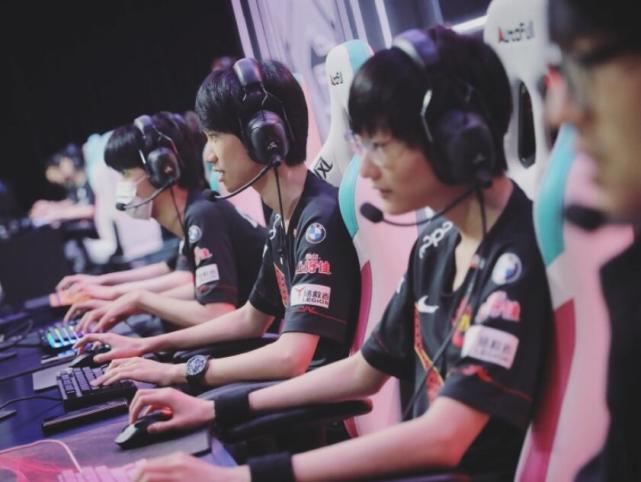 征战欧冠与 征战欧冠与